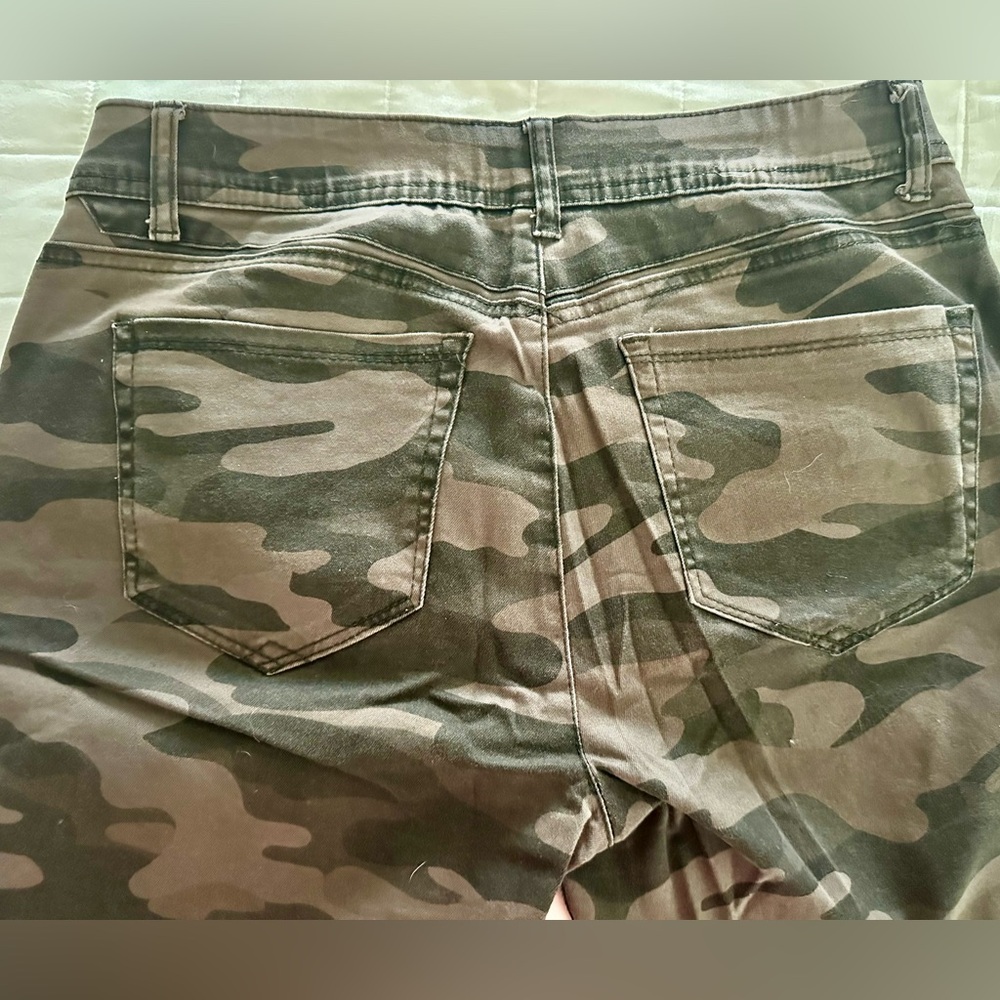 Democracy Women’s Camo Slim Jeans - Dark Olive Green - Picture 5 of 7